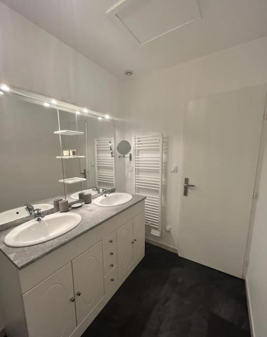 Vigne Et Mer-Spacieux Appartement Haussmannien-2Chambres-Wifi Béziers Esterno foto